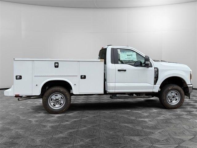 new 2025 Ford F-250 car, priced at $61,932