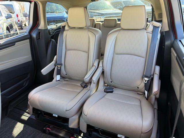 used 2023 Honda Odyssey car, priced at $39,944