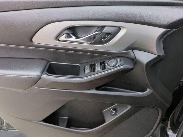 used 2023 Chevrolet Traverse car, priced at $30,495