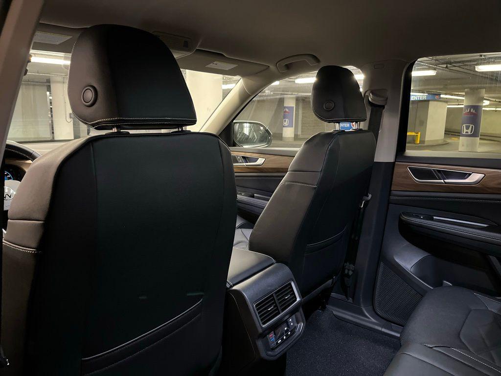 new 2026 Volkswagen Atlas Cross Sport car, priced at $43,021