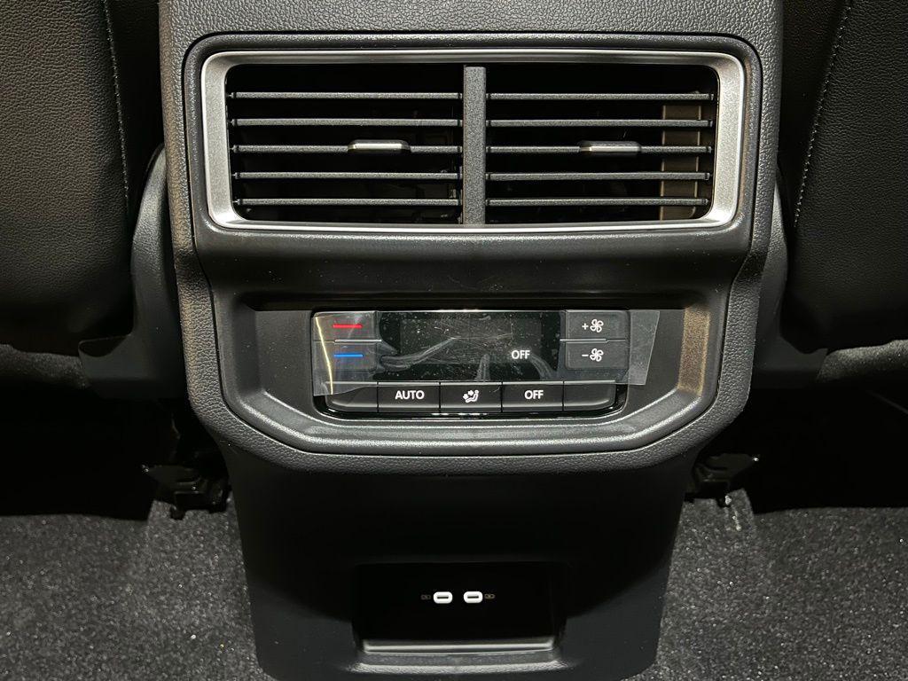 new 2026 Volkswagen Atlas Cross Sport car, priced at $43,021