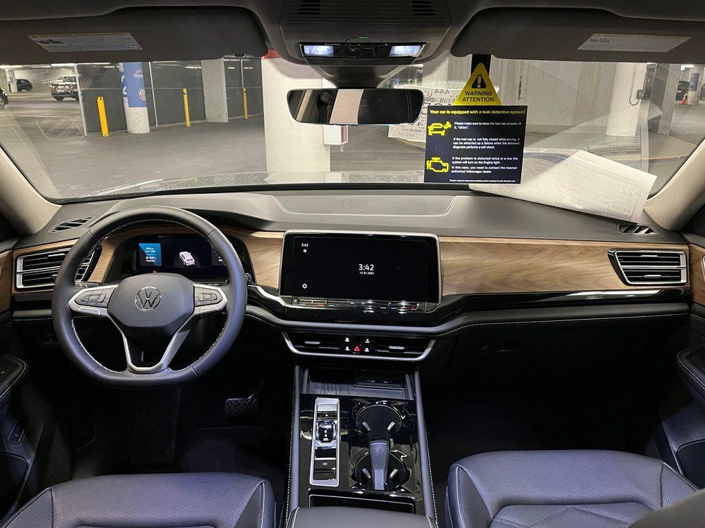 new 2026 Volkswagen Atlas car, priced at $45,371