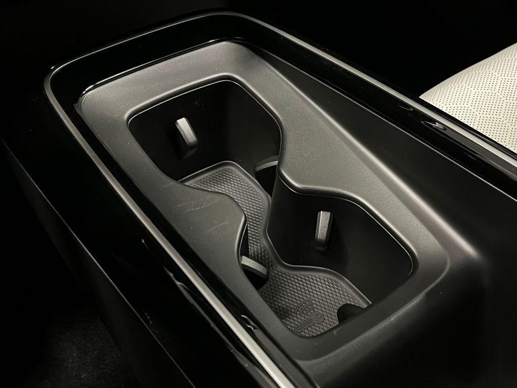 new 2025 Volkswagen ID.4 car, priced at $55,450