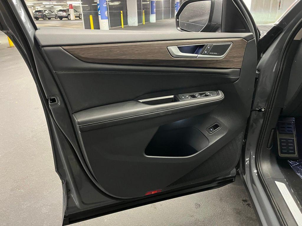 new 2026 Volkswagen Atlas car, priced at $52,530