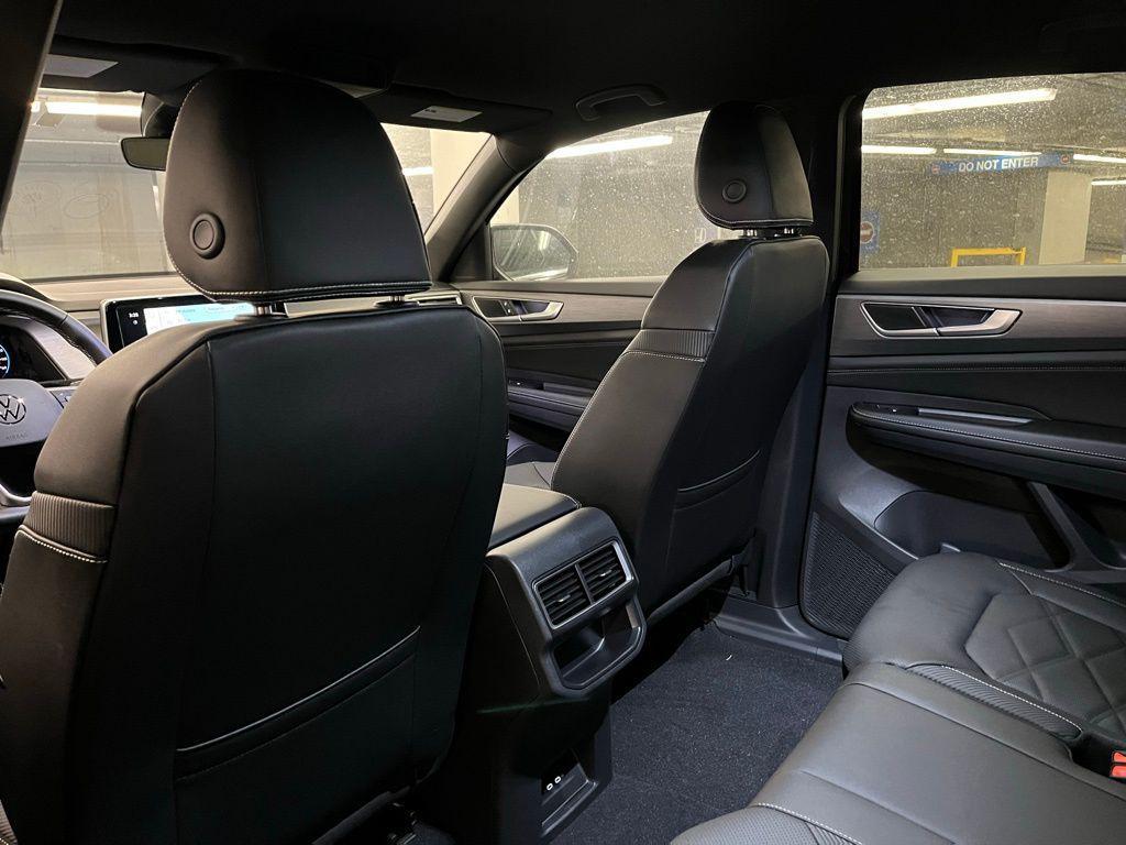 new 2026 Volkswagen Atlas Cross Sport car, priced at $43,021