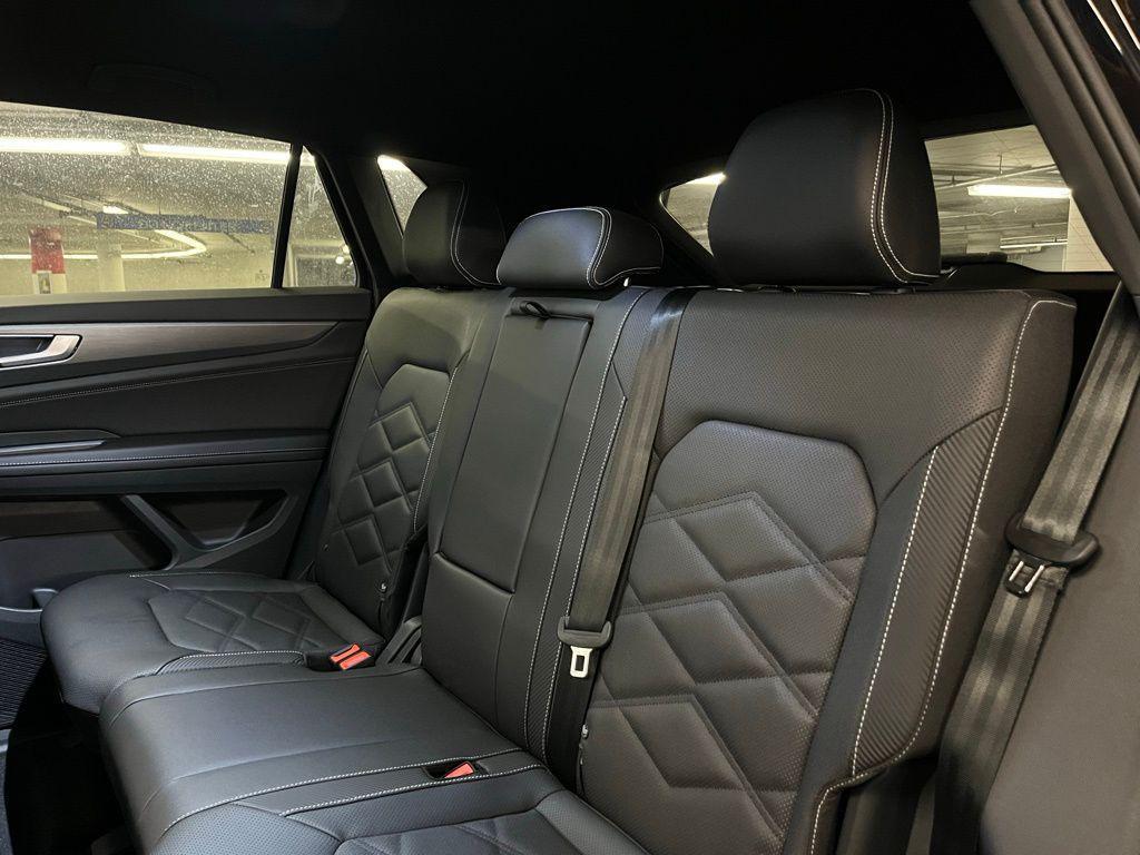 new 2026 Volkswagen Atlas Cross Sport car, priced at $43,021