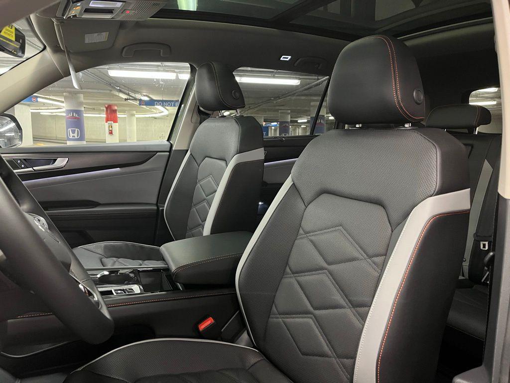 new 2026 Volkswagen Atlas car, priced at $46,663