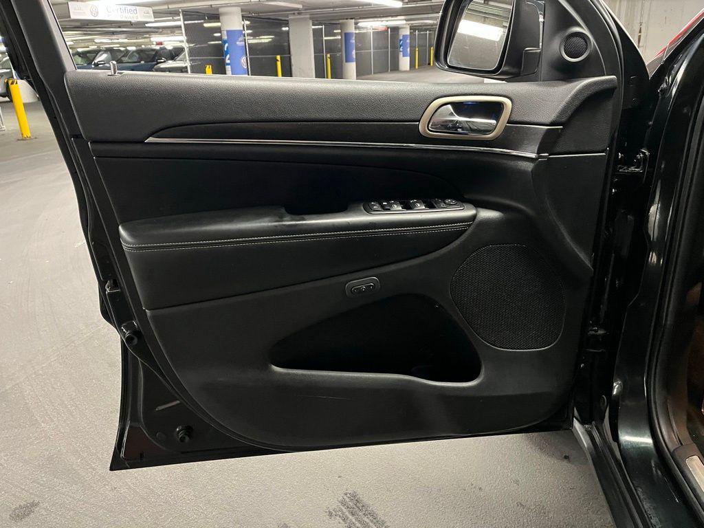 used 2015 Jeep Grand Cherokee car, priced at $12,500