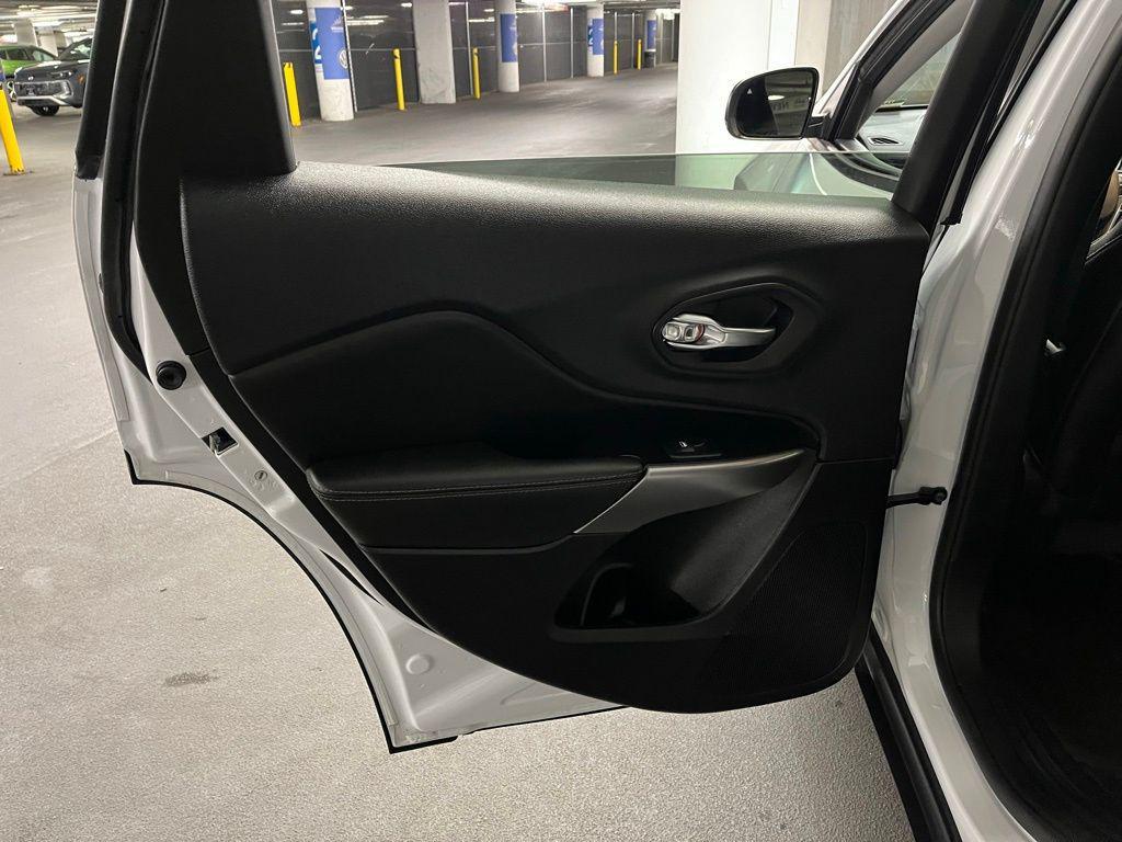 used 2022 Jeep Cherokee car, priced at $21,000