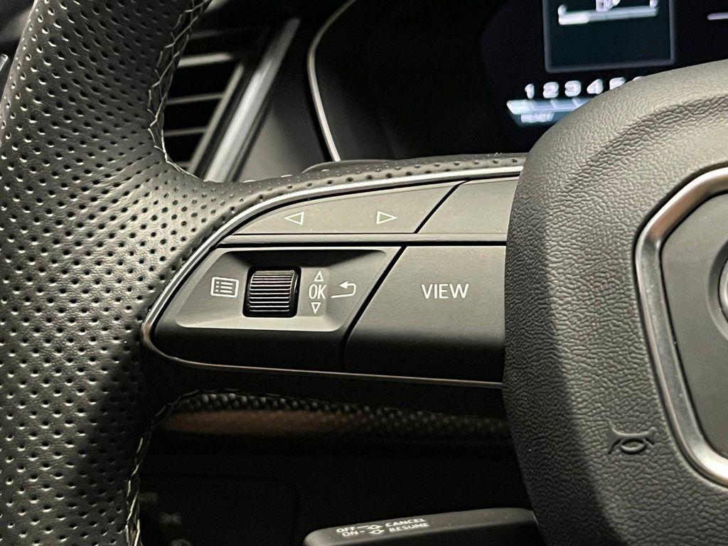 Audi SQ5 view 24