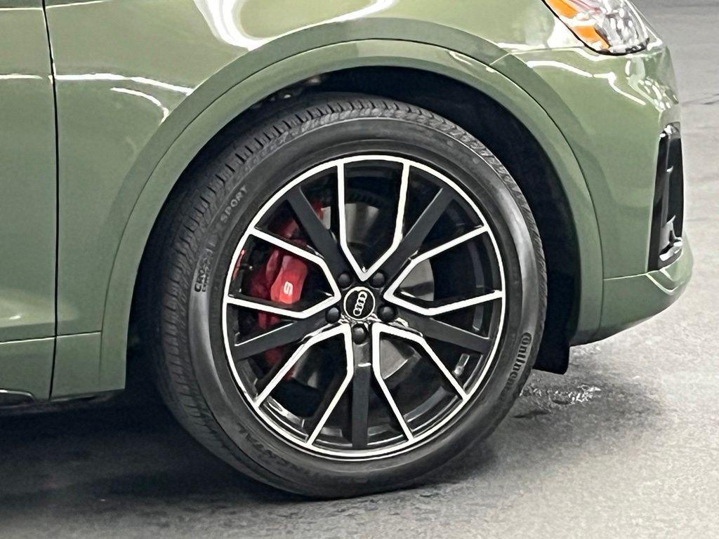 Audi SQ5 view 37