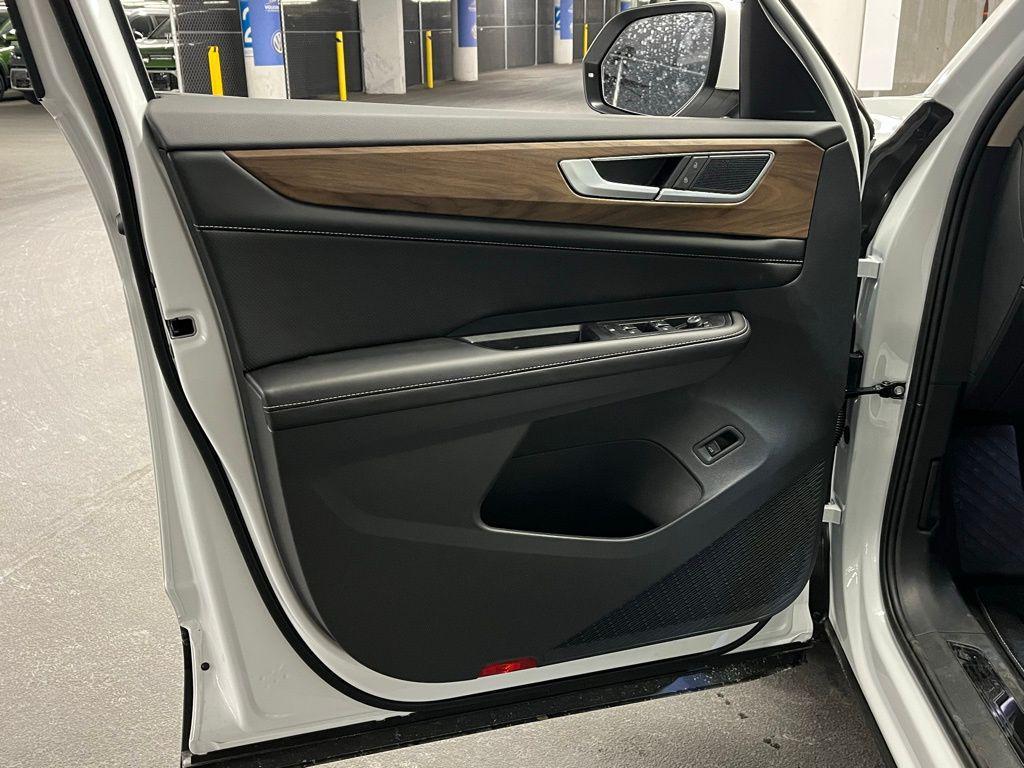 new 2026 Volkswagen Atlas car, priced at $48,993