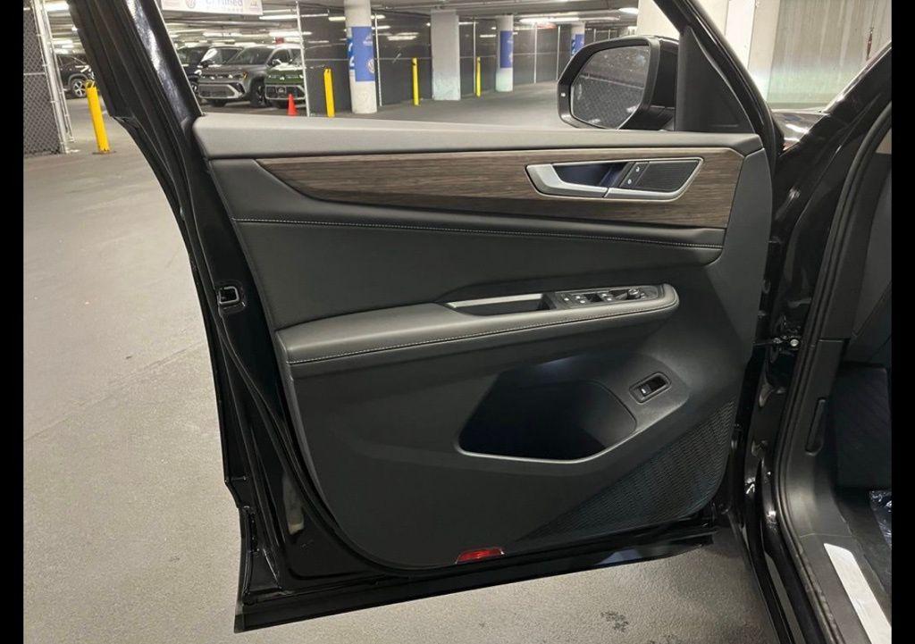 new 2026 Volkswagen Atlas car, priced at $53,052