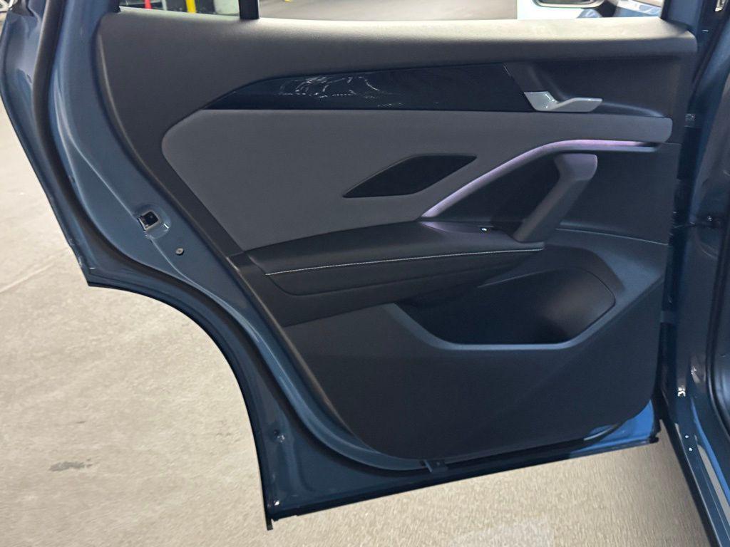 new 2025 Volkswagen Tiguan car, priced at $35,175