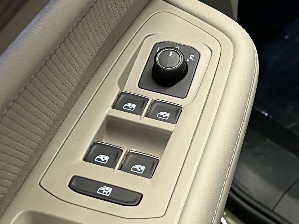 new 2026 Volkswagen Atlas car, priced at $50,531