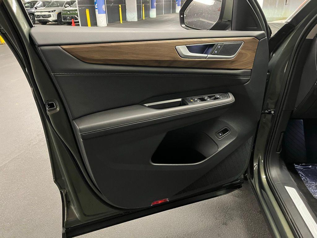 new 2026 Volkswagen Atlas car, priced at $48,815