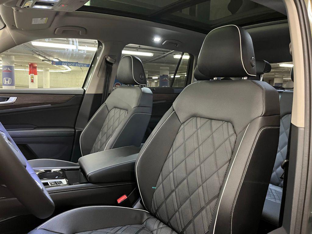 new 2026 Volkswagen Atlas car, priced at $55,635