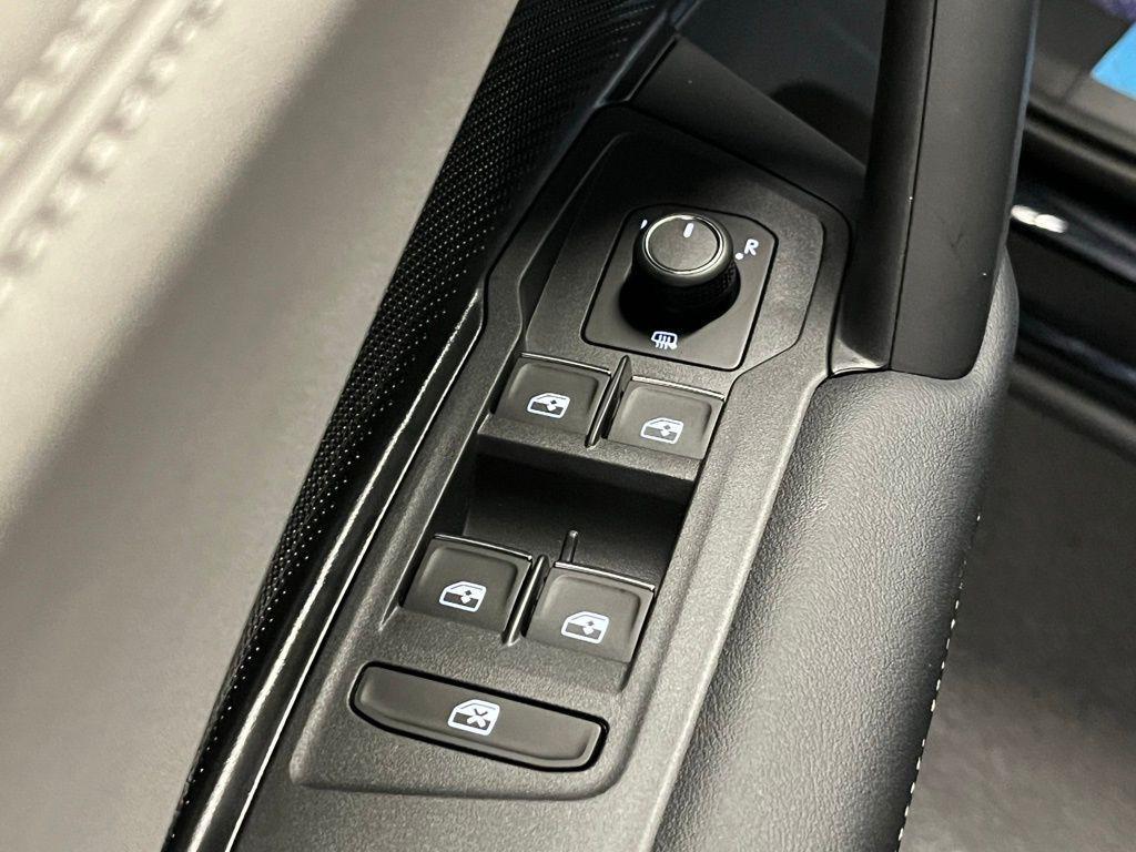 new 2025 Volkswagen Tiguan car, priced at $34,308