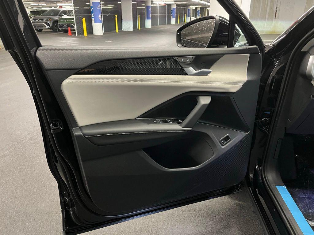 new 2025 Volkswagen Tiguan car, priced at $34,308