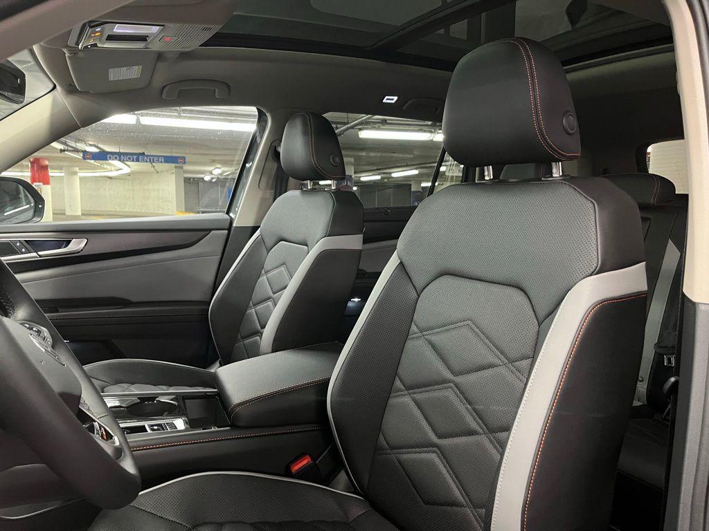 new 2026 Volkswagen Atlas car, priced at $44,925