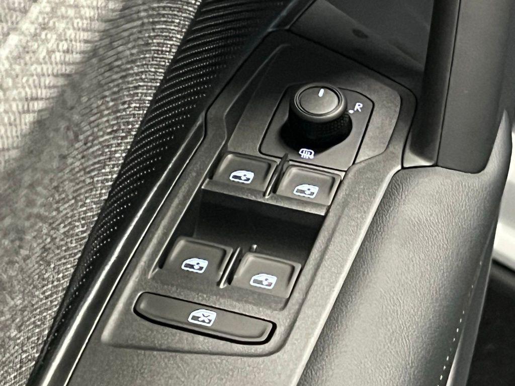 new 2025 Volkswagen Tiguan car, priced at $29,135