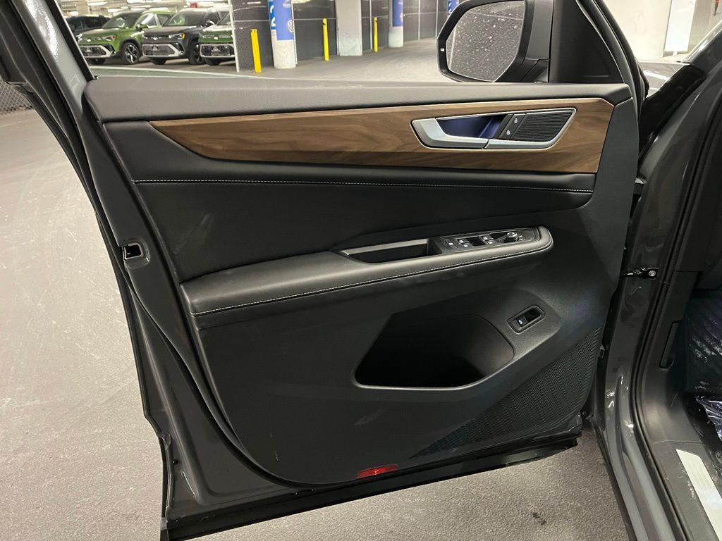 new 2026 Volkswagen Atlas car, priced at $48,395