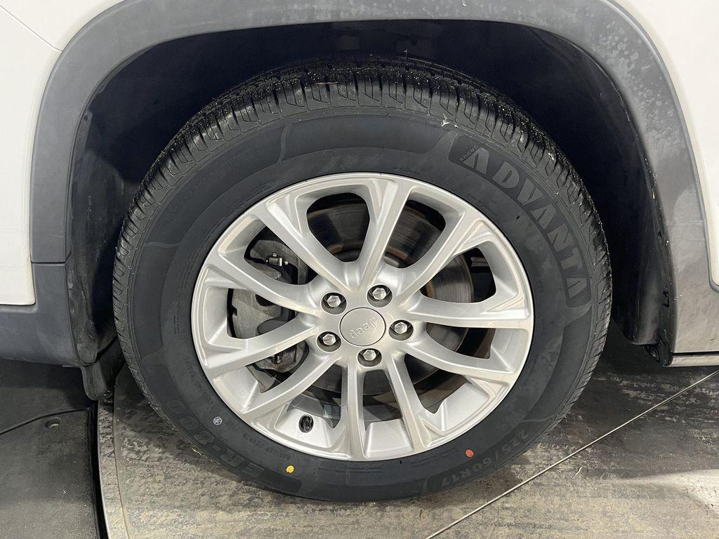 used 2019 Jeep Cherokee car, priced at $9,441