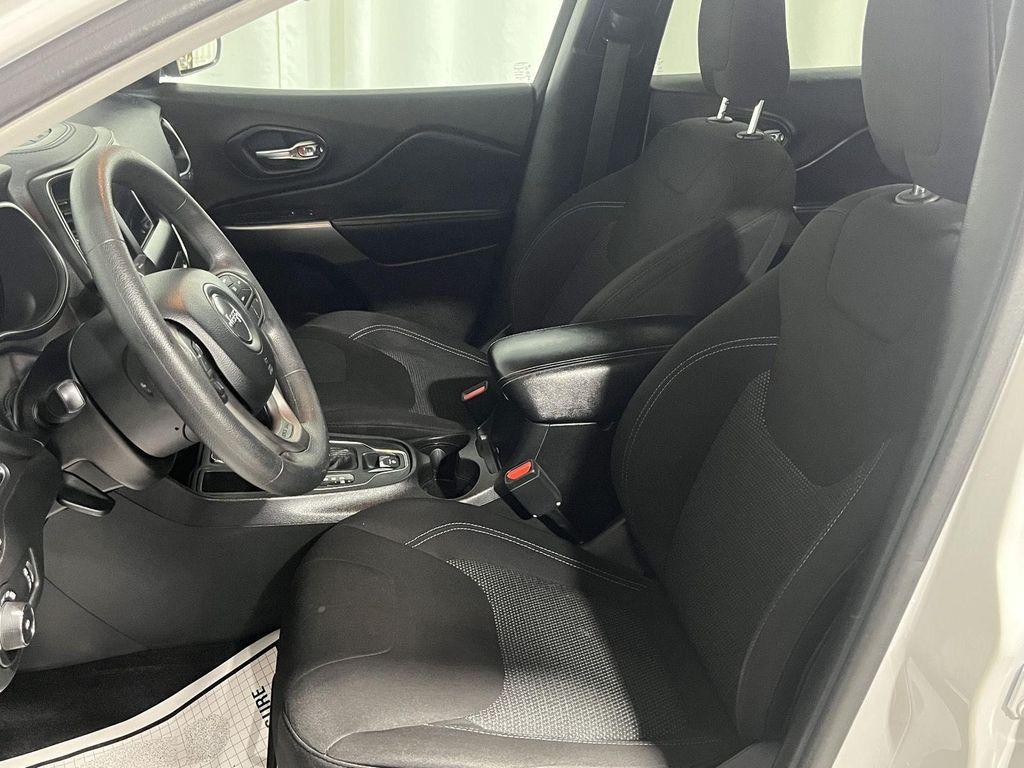 used 2019 Jeep Cherokee car, priced at $9,441