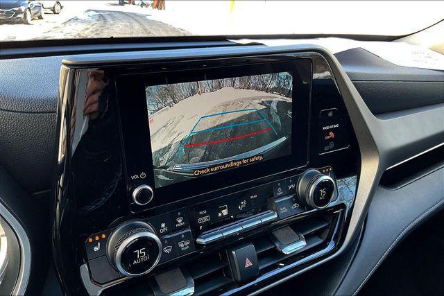 used 2023 Toyota Highlander car, priced at $32,647
