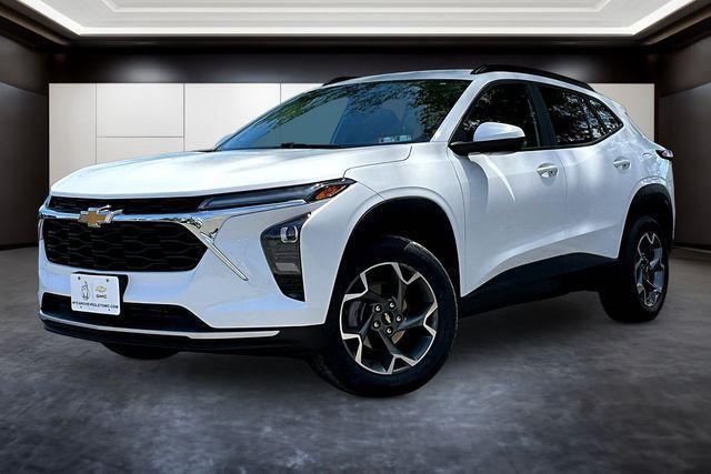 used 2025 Chevrolet Trax car, priced at $20,889