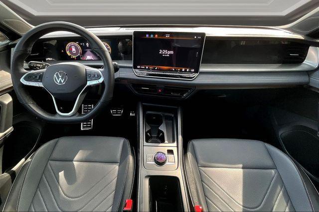 used 2025 Volkswagen Tiguan car, priced at $34,320