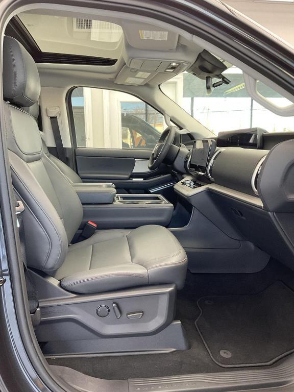new 2025 Ford Expedition car, priced at $72,840