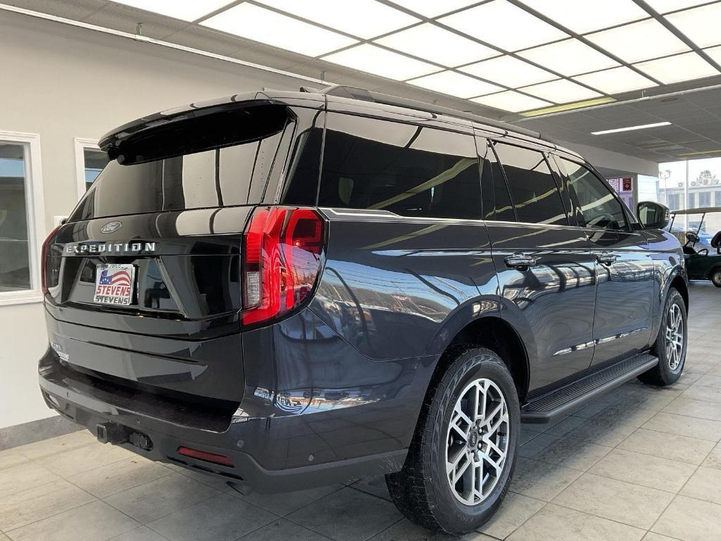 new 2025 Ford Expedition car, priced at $72,840