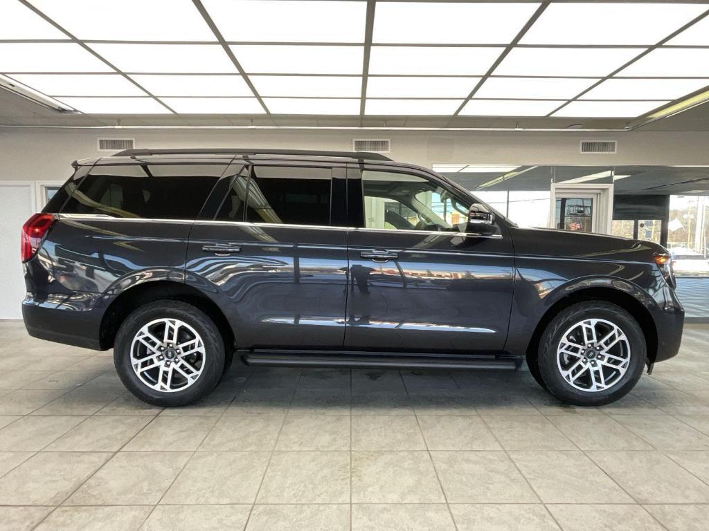 new 2025 Ford Expedition car, priced at $72,840