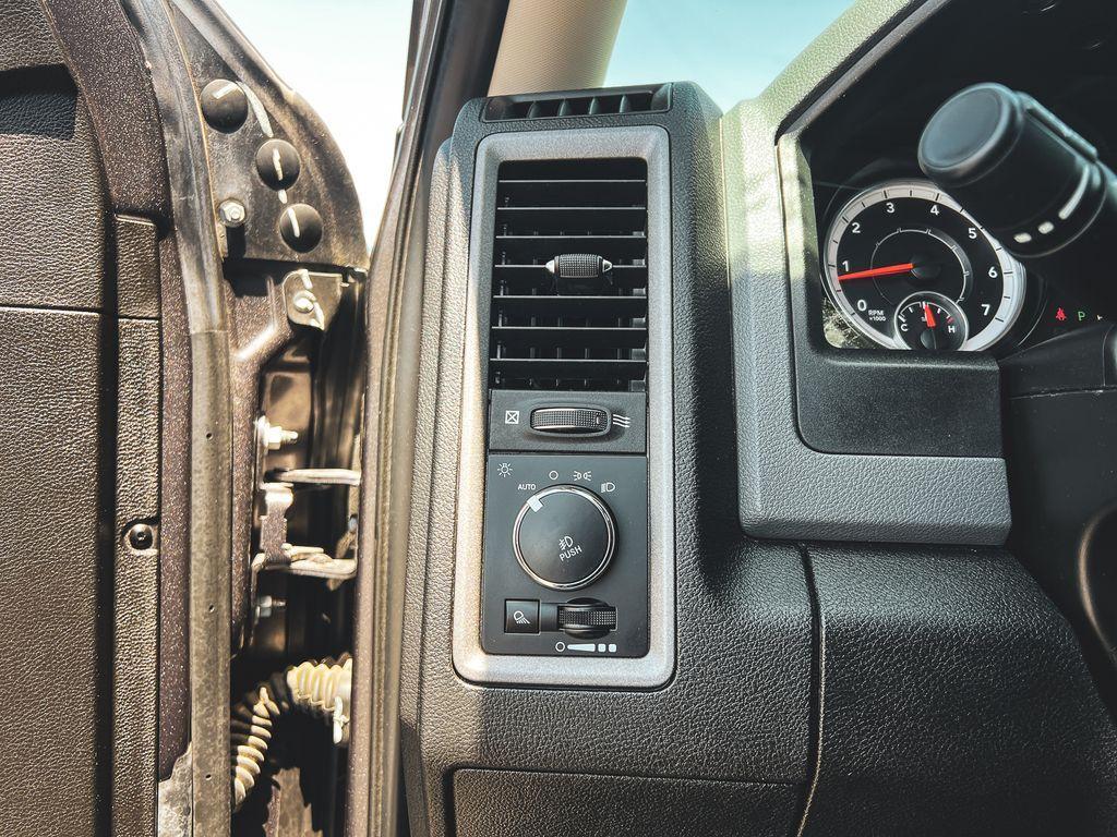used 2019 Ram 1500 Classic car, priced at $28,927