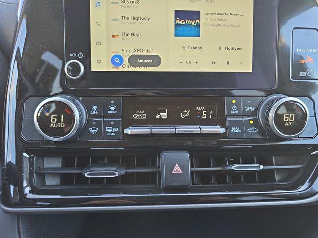 used 2025 Toyota Highlander car, priced at $38,999