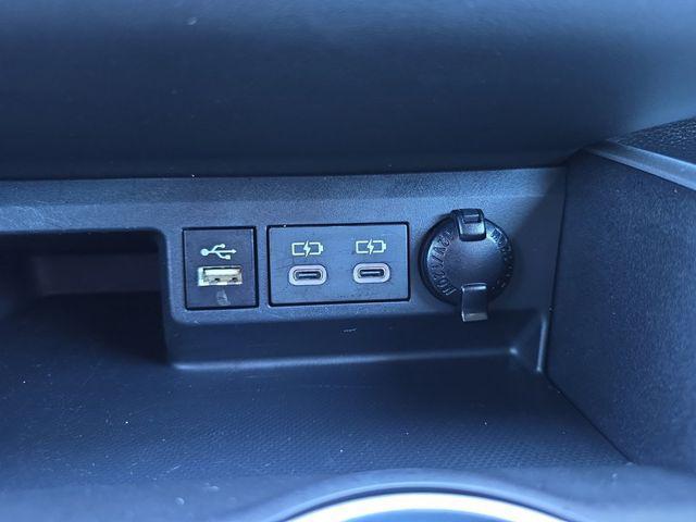 used 2025 Toyota Highlander car, priced at $38,999