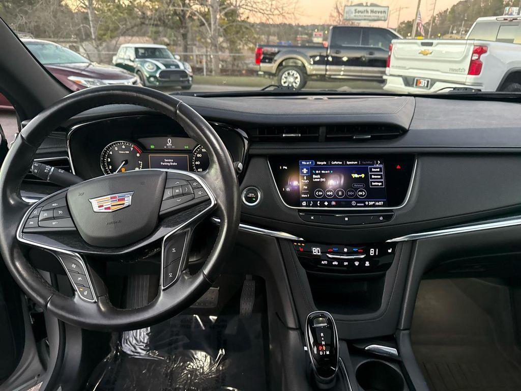 used 2020 Cadillac XT5 car, priced at $17,995