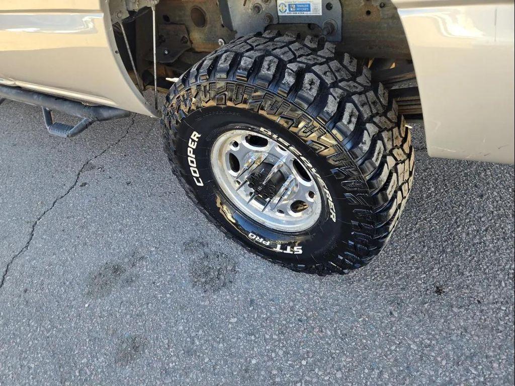 used 2005 GMC Sierra 2500 car, priced at $13,900