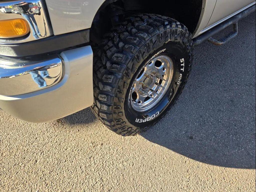 used 2005 GMC Sierra 2500 car, priced at $13,900