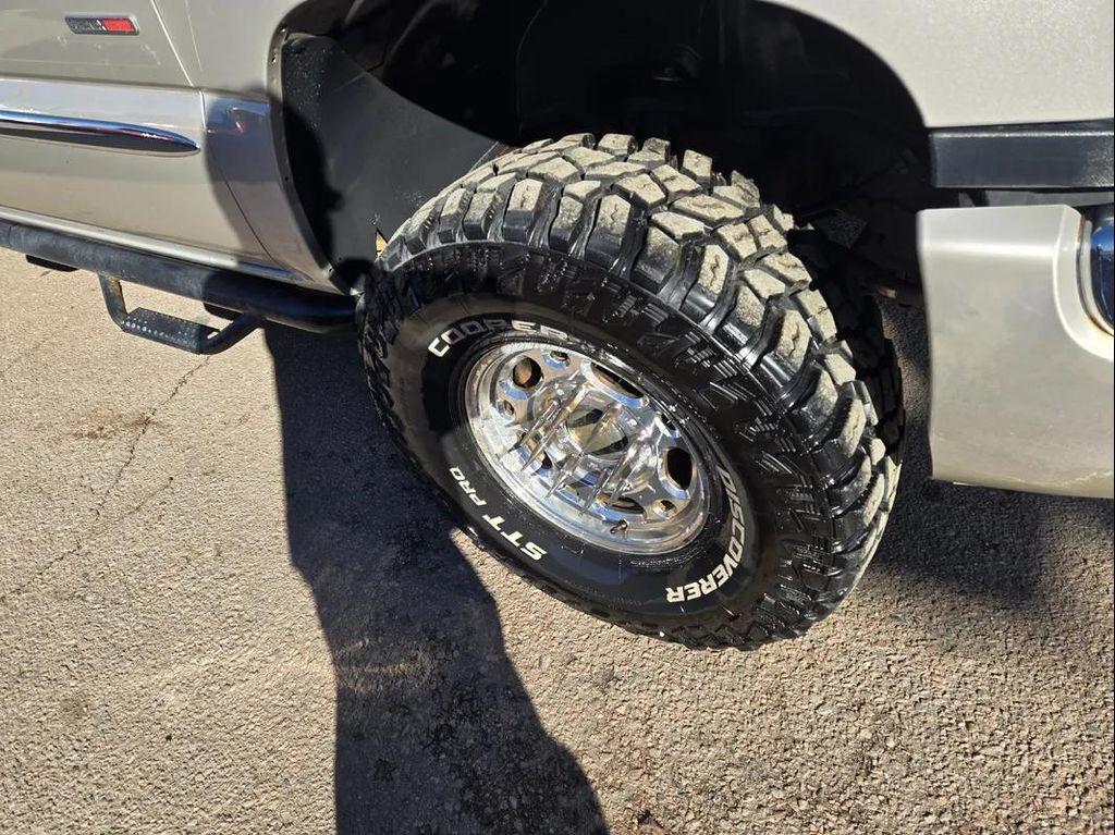 used 2005 GMC Sierra 2500 car, priced at $13,900