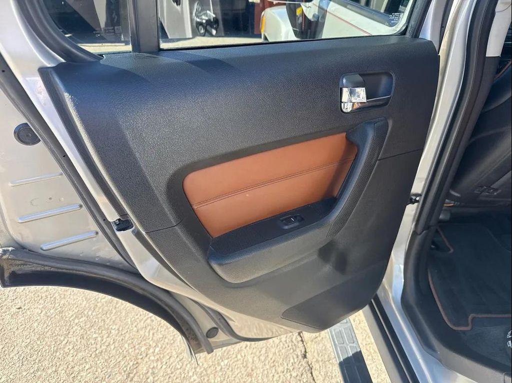 used 2006 Hummer H3 car, priced at $14,500