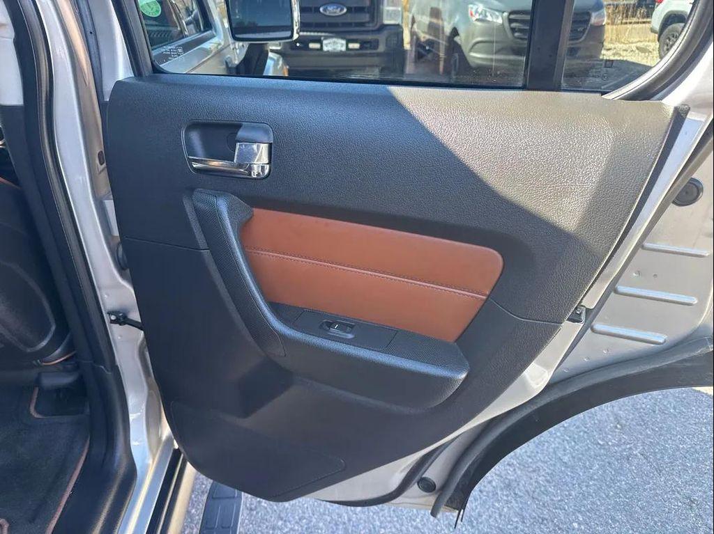 used 2006 Hummer H3 car, priced at $14,500