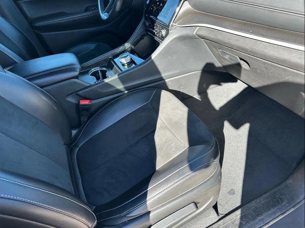 used 2024 Jeep Grand Cherokee L car, priced at $28,500