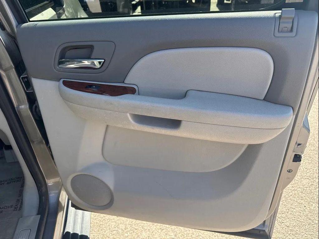 used 2007 Chevrolet Suburban car, priced at $25,900