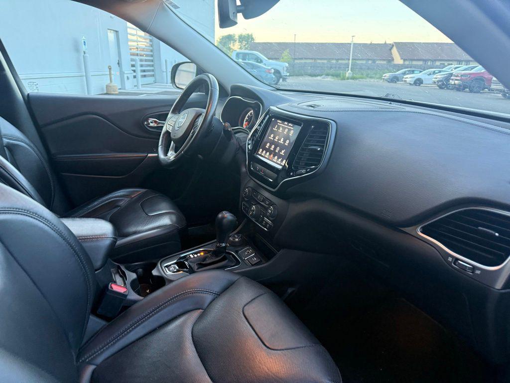 used 2019 Jeep Cherokee car, priced at $17,494