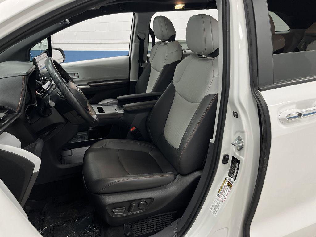 used 2024 Toyota Sienna car, priced at $46,900