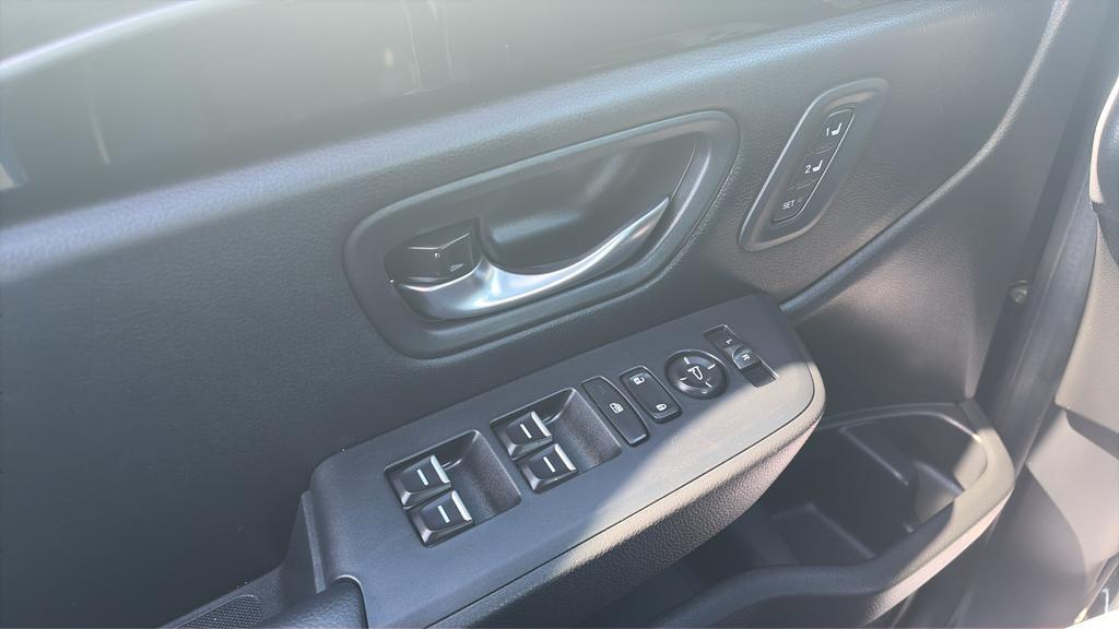 used 2025 Honda Pilot car, priced at $42,392