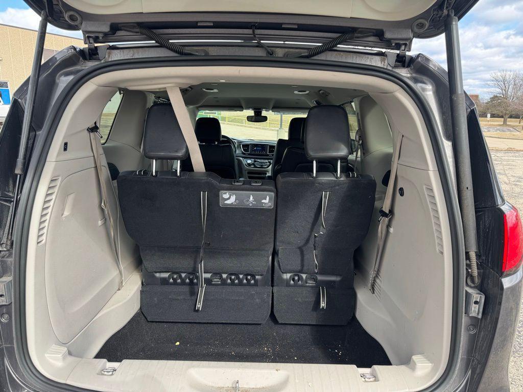 used 2020 Chrysler Pacifica car, priced at $14,711