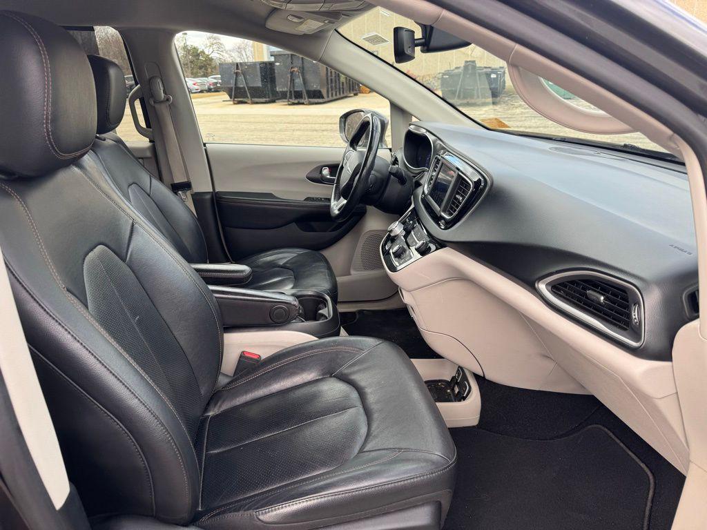 used 2020 Chrysler Pacifica car, priced at $14,711